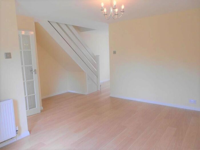 3 Bedroom End Of Terrace House To Rent In Elizabeth Drive, Tring HP23