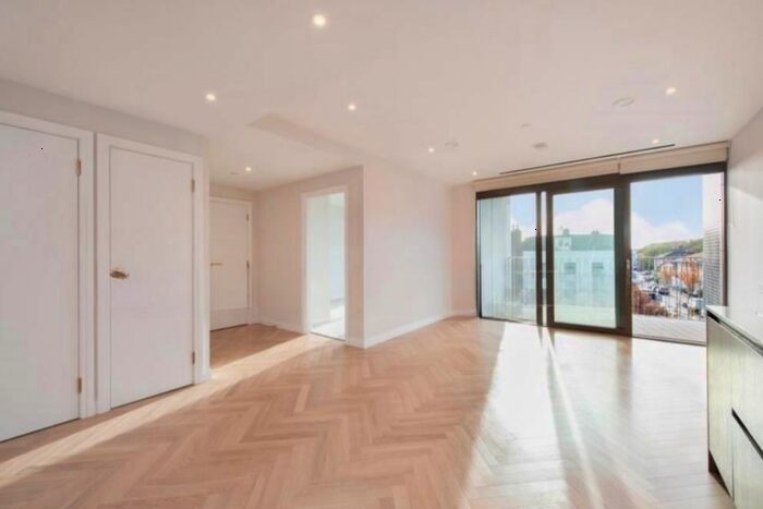 1 Bedroom Flat To Rent In Hampton House, Kings Park Road, London, SW6