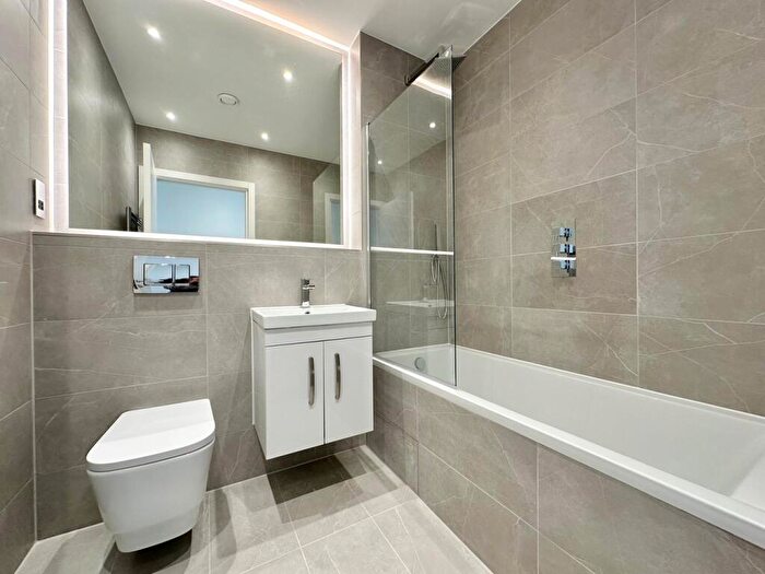 2 Bedroom Apartment To Rent In Tempus House, Milton Keynes, MK9