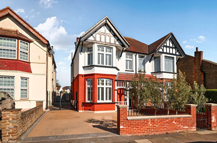 4 Bedroom Semi Detached House For Sale In Parkhill Road, Sidcup, Kent, DA15