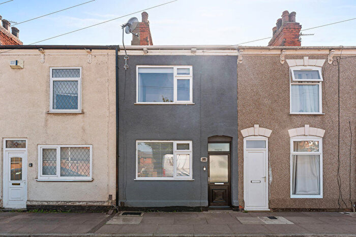 3 Bedroom Terraced House For Sale In Weelsby Street, Grimsby, DN32