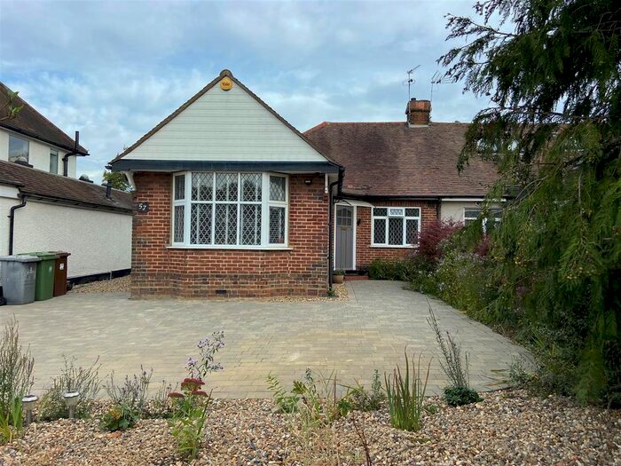 3 Bedroom Semi-Detached Bungalow To Rent In Billy Lows Lane, Potters Bar, EN6