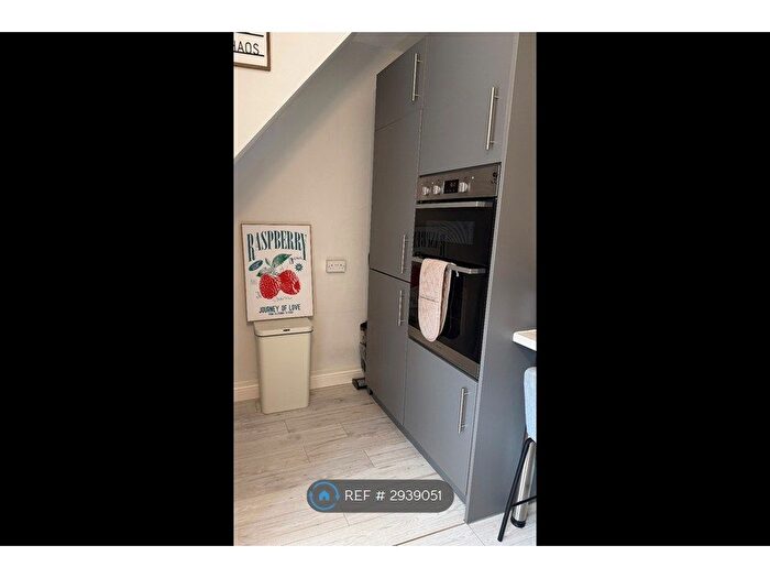 2 Bedroom End Of Terrace House To Rent In Leadwell Lane, Leeds, LS26