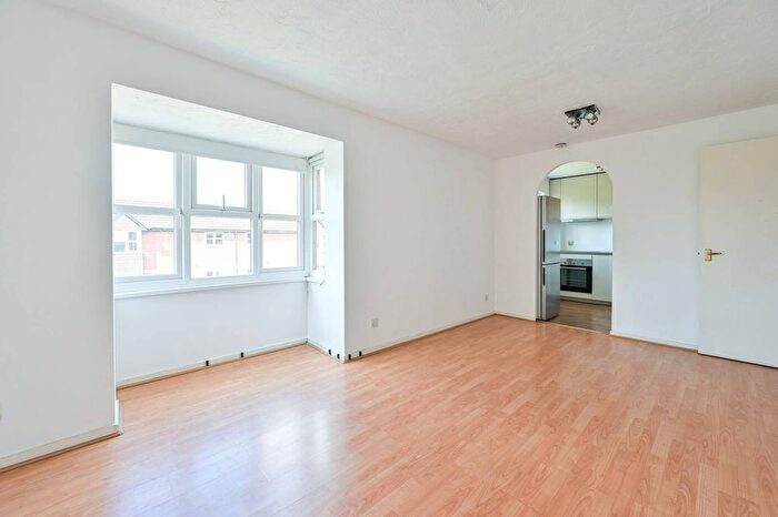 1 Bedroom Flat To Rent In Stubbs Drive, South Bermondsey, London, SE16