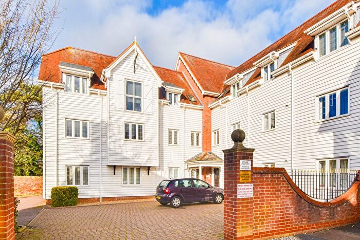 2 Bedroom Flat For Sale In Kings Acre, Coggeshall, CO6