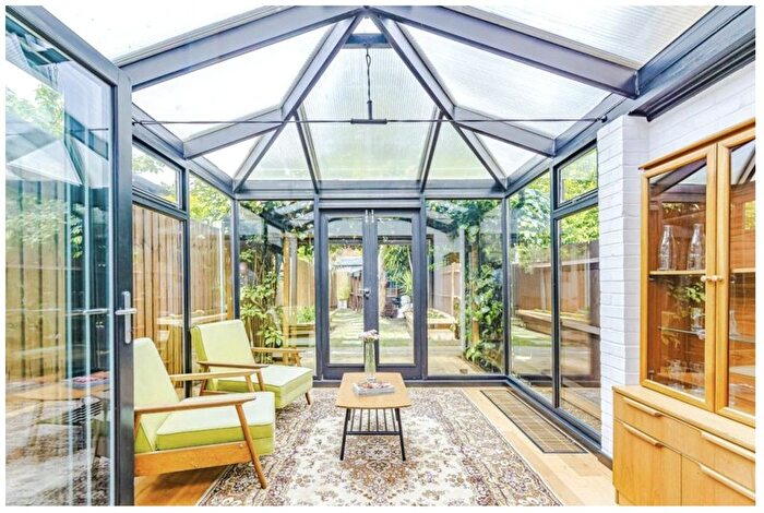 2 Bedroom Detached House To Rent In Woodrush Close, London, SE14