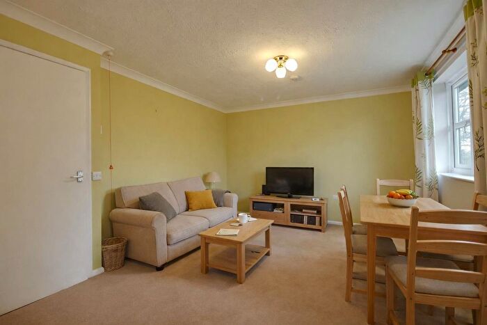 2 Bedroom Flat For Sale In Rookwood View, Denmead, Waterlooville, PO7