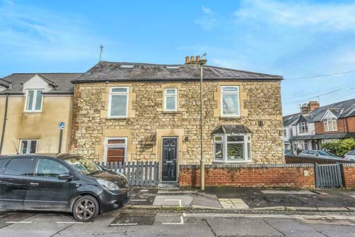 2 Bedroom Apartment To Rent In Howard Street, East Oxford, OX4