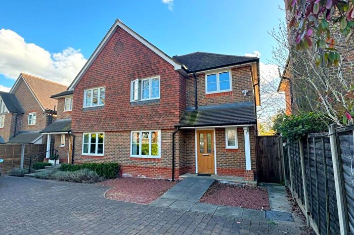 3 Bedroom Semi-Detached House To Rent In Woking, GU22
