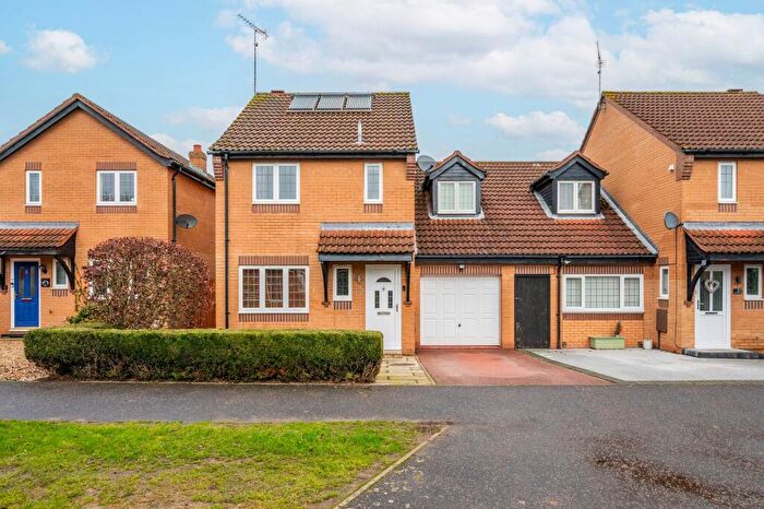 3 Bedroom Link Detached House For Sale In Chestnut Avenue, North Walsham, NR28