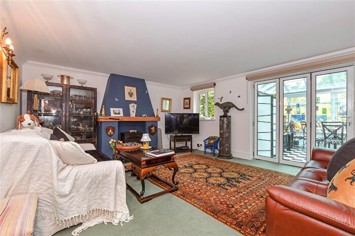 3 Bedroom Detached House For Sale In Ingleden Park Road, Tenterden, Kent, TN30