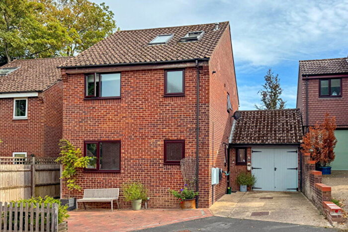 4 Bedroom Detached House For Sale In Beech Road, Alresford, SO24