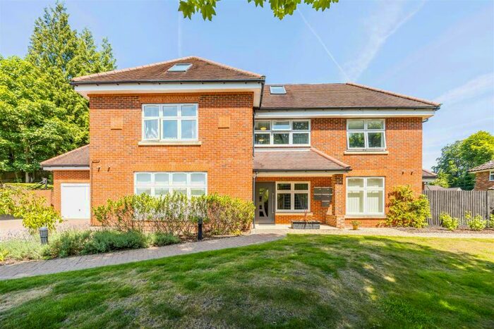 2 Bedroom Apartment To Rent In Carlton Road, Reigate, RH2