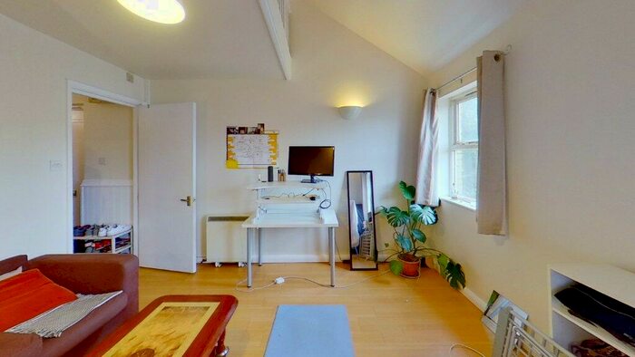 2 Bedroom Apartment To Rent In Cleveland Grove, London, E1