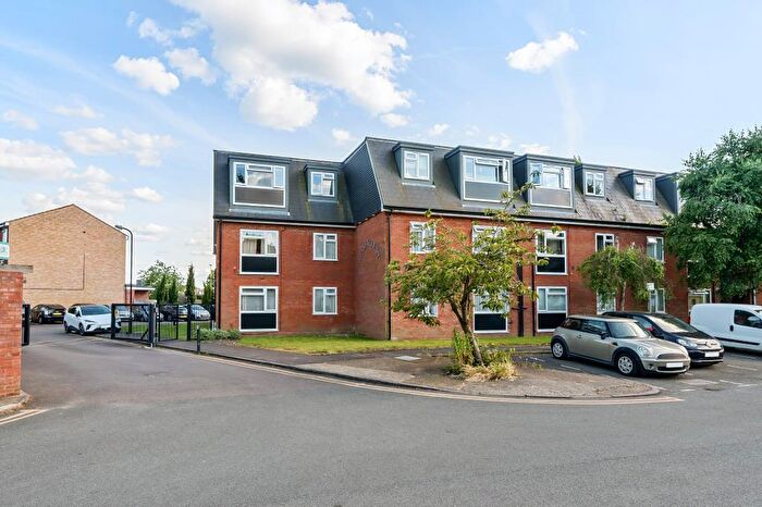 1 Bedroom Apartment To Rent In West End Lane, Barnet, EN5