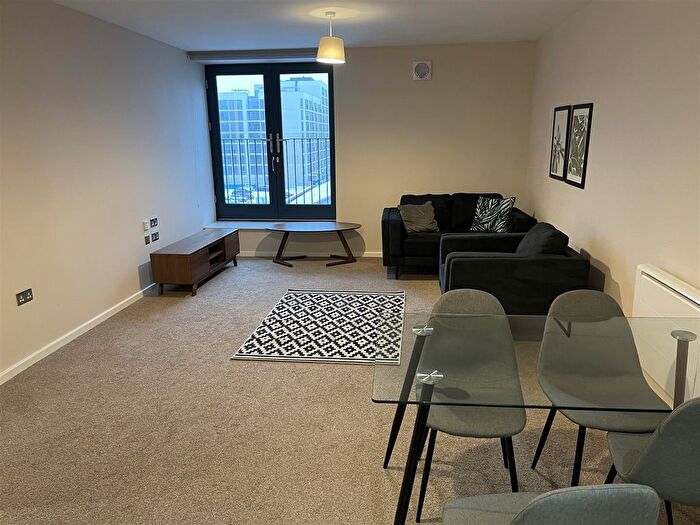 1 Bedroom Flat For Sale In The Cartwright, Spinners Mill, M4