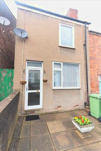 3 Bedroom Property To Rent In Queen Street, Brimington, Chesterfield, S43