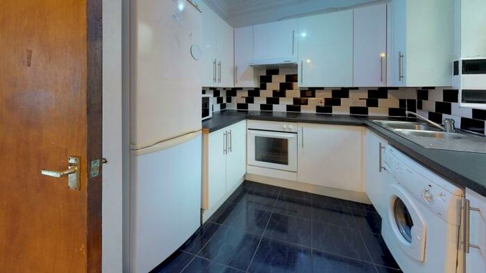 4 Bedroom Flat To Rent In Spenceley Street, University, Leeds, LS2