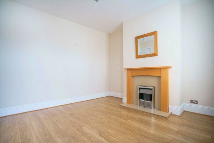 2 Bedroom End Of Terrace House To Rent In Broad Lane, Bramley, Leeds, LS13
