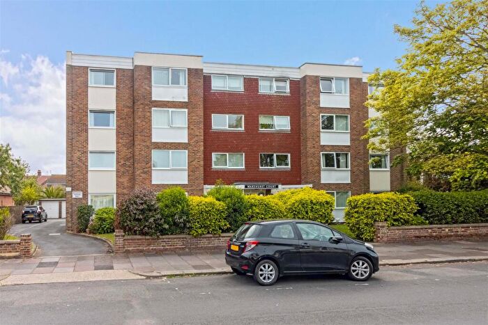2 Bedroom Flat For Sale In St. Georges Road, Worthing, BN11