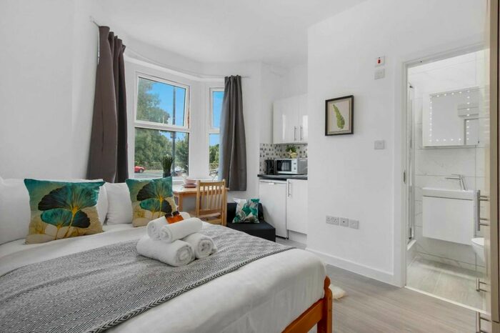 1 Bedroom Studio To Rent In Domers Wells Lane, Southall, UB1