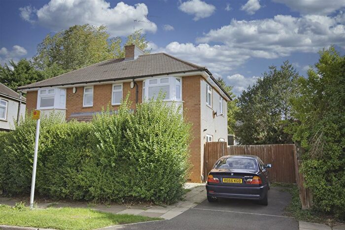 2 Bedroom Property To Rent In Malcolm Drive, Northampton, NN5