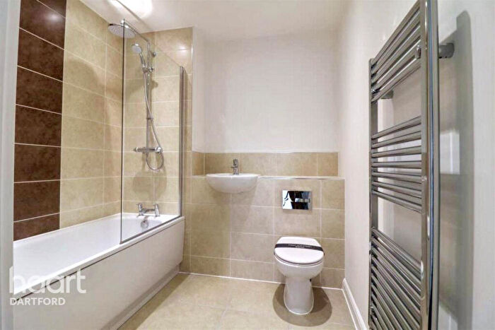 2 Bedroom Apartment To Rent In Havelock Drive, Greenhithe, DA9