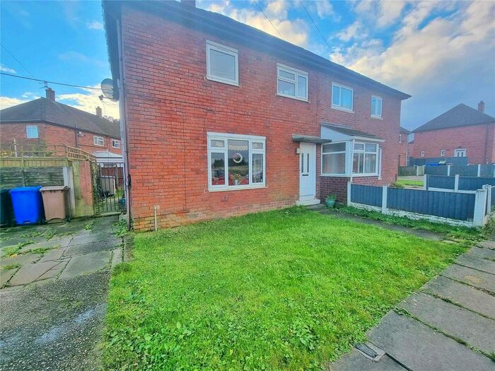 3 Bedroom Semi-Detached House To Rent In Lansbury Grove, Stoke-On-Trent, Staffordshire, ST3