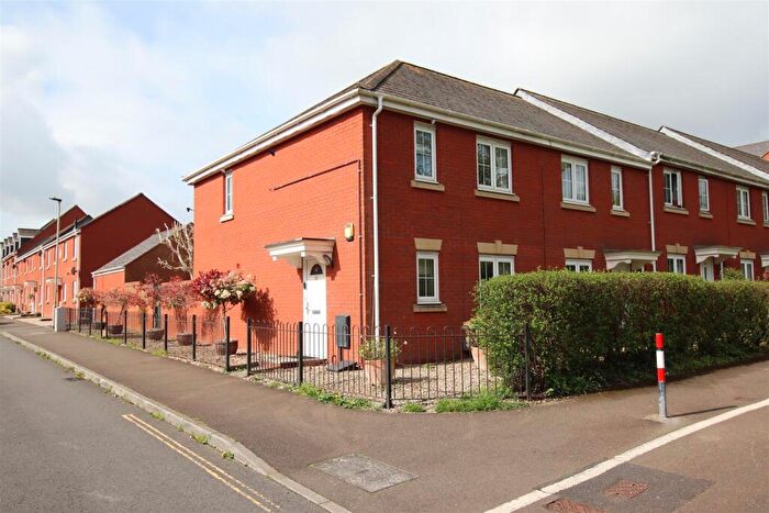 3 Bedroom End Of Terrace House For Sale In Culm Grove, King Heath, Exeter, EX2