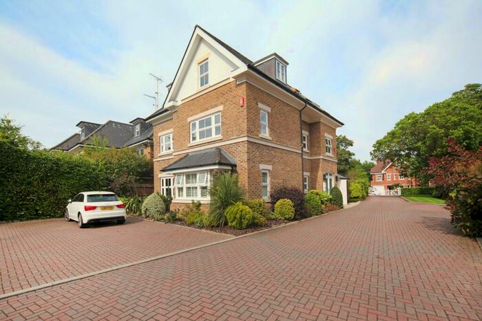 2 Bedroom Flat For Sale In Glynswood Place, Northwood, HA6