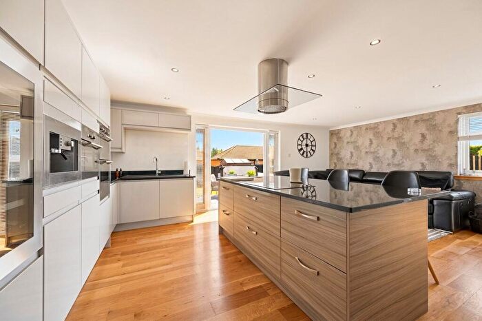 5 Bedroom Detached House For Sale In Willow Grove, Fauldhouse, EH47