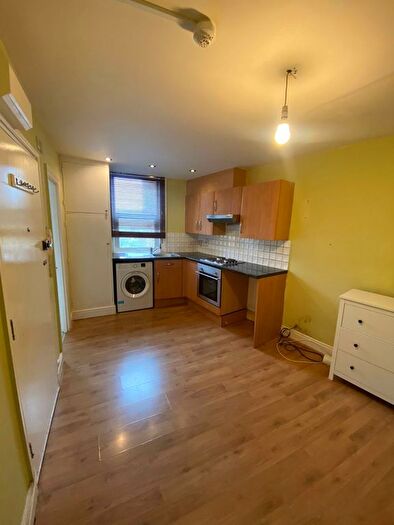 Studio To Rent In High Road, London, NW10