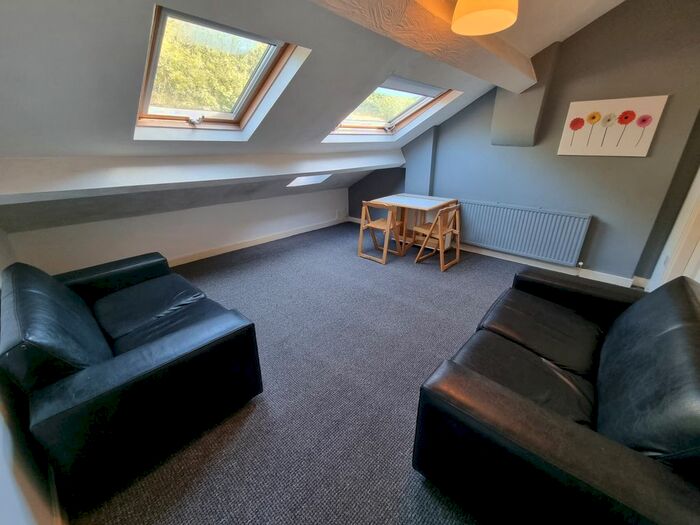 1 Bedroom Flat To Rent In Moss Lane East, Manchester, M14