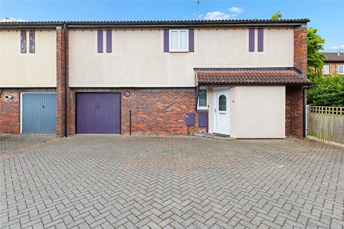 3 Bedroom Semi-Detached House For Sale In Cashmere Way, Basildon, Essex, SS16