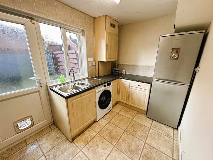 2 Bedroom Semi-Detached House To Rent In Kendal Road, Bentley, Doncaster, DN5