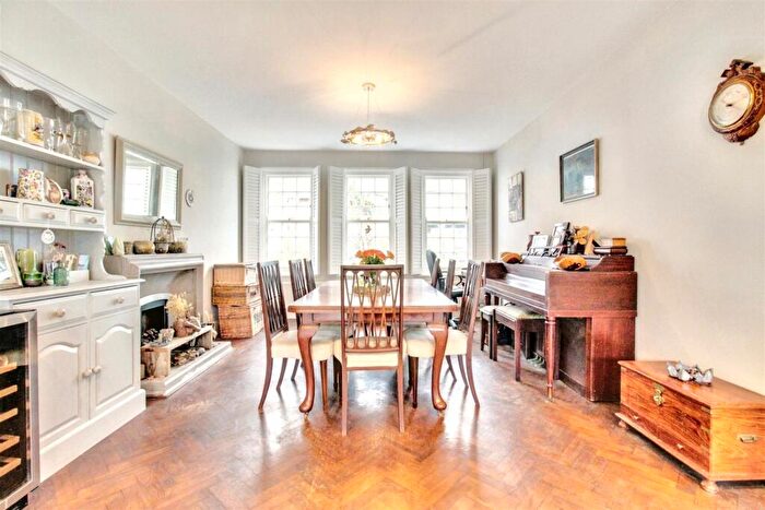 4 Bedroom Detached House For Sale In Madeira Avenue, Worthing, BN11