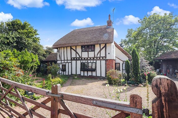 2 Bedroom Detached House For Sale In Todds Green, Stevenage, Hertfordshire, SG1