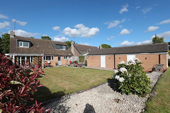4 Bedroom Detached Bungalow For Sale In The Coppice, Barnby Moor, DN22