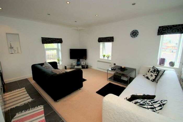 2 Bedroom Flat To Rent In Stainbeck Road, Chapel Allerton, Leeds, LS7