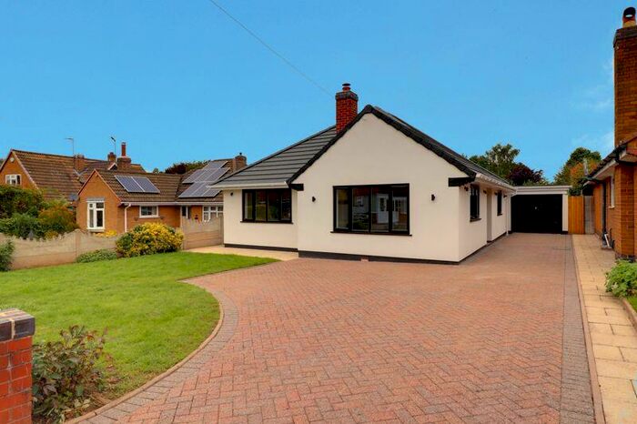 3 Bedroom Detached Bungalow To Rent In Oakridge Way, Walton-on-the-Hill, Stafford, ST17