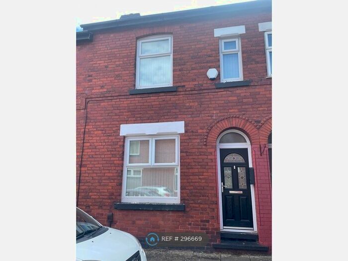 2 Bedroom Terraced House To Rent In Peacock Avenue, Salford, M6