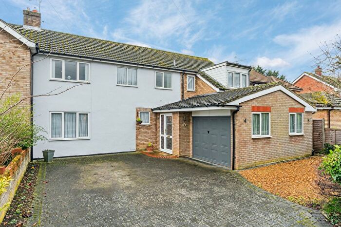 4 Bedroom Semi Detached House For Sale In Park Avenue, Little Paxton, St Neots, PE19