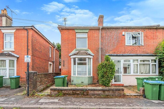 4 Bedroom End Of Terrace House To Rent In Avenue Road, Southampton, Hampshire, SO14