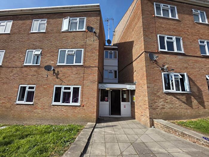 1 Bedroom Flat To Rent In Yeovil, BA21