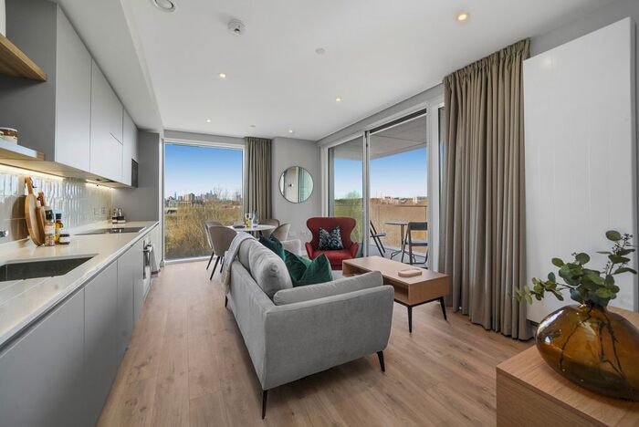 2 Bedroom Flat To Rent In , Portlands Court, London, E20