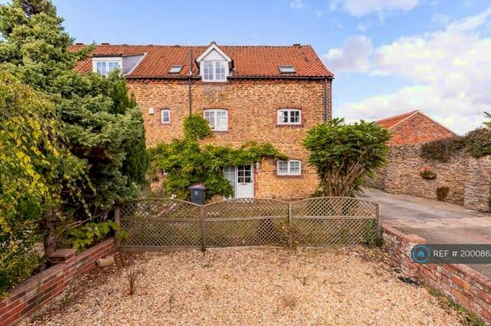 3 Bedroom End Of Terrace House To Rent In Church Farm Mews, Scunthorpe, DN15