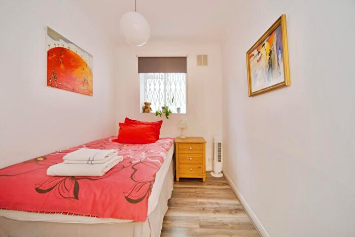2 Bedroom Flat For Sale In Gloucester Place, London, NW1