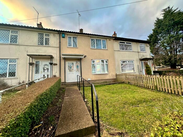 3 Bedroom Terraced House To Rent In Leeds Road, Bradley, HD2