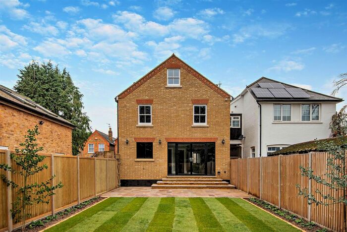 6 Bedroom Link Detached House To Rent In Harvest Road, Englefield Green, Egham, TW20