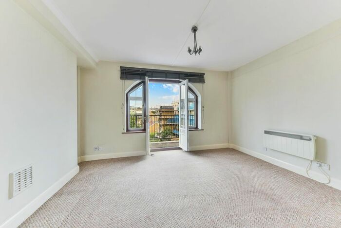 2 Bedroom Flat To Rent In Riverside Mansions, Milk Yard, E1W